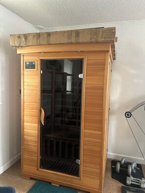 Interior - Florida Escape Gym, Pool Sauna, Kayaks, Bicycle (Merritt Island)