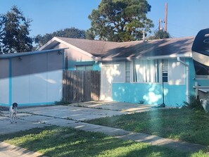 المنطقة المحيطة بالمنشأة