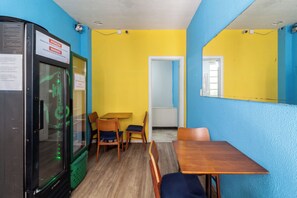 Shared bathroom - Hostel Leblon (Rio de Janeiro)