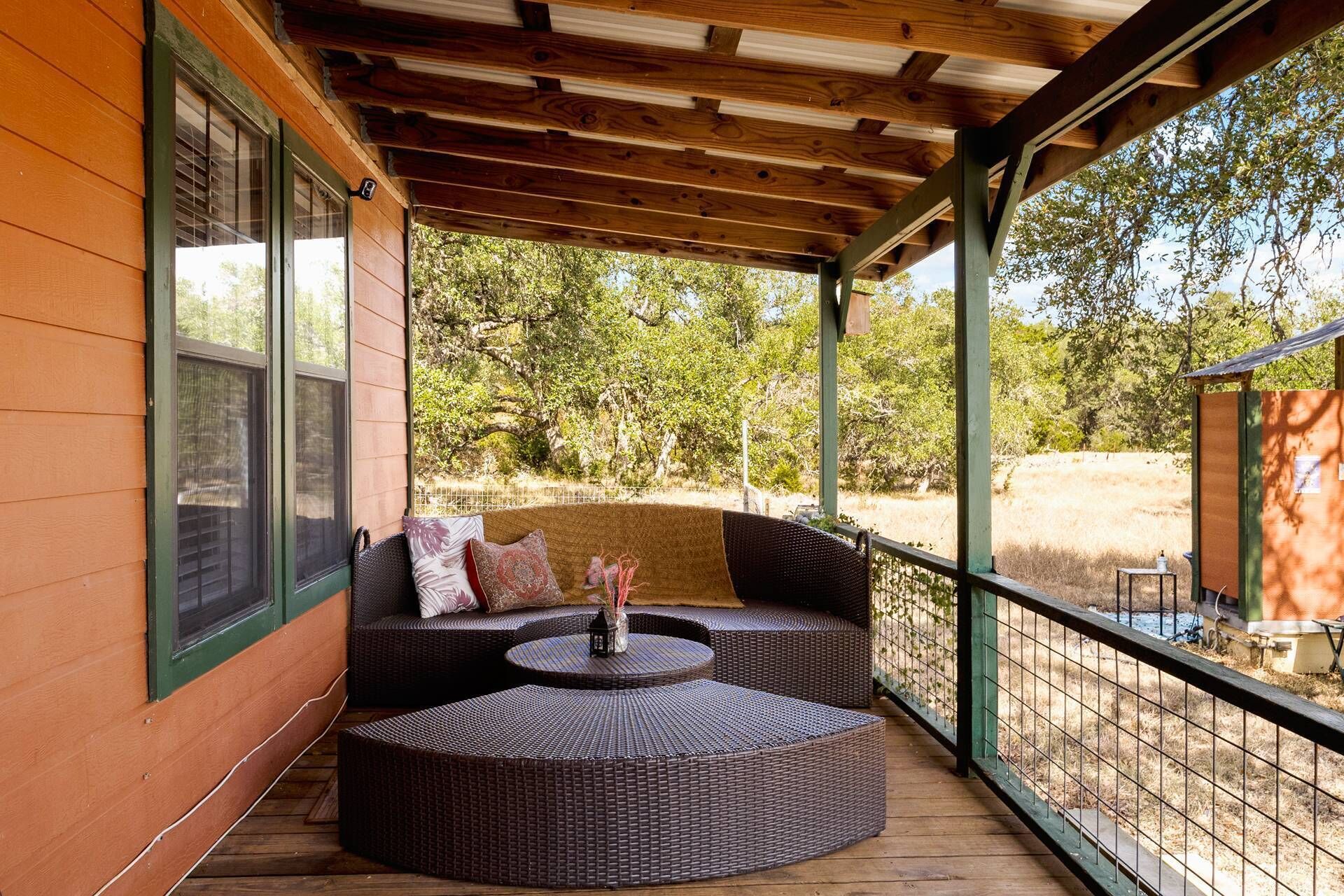 المنطقة المحيطة بالمنشأة