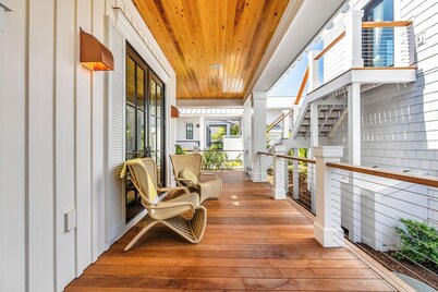 LUXURY! 6 BR Sky Watch Views 2 Min Walk to E. Beach Shoals Club - 4 day min stay