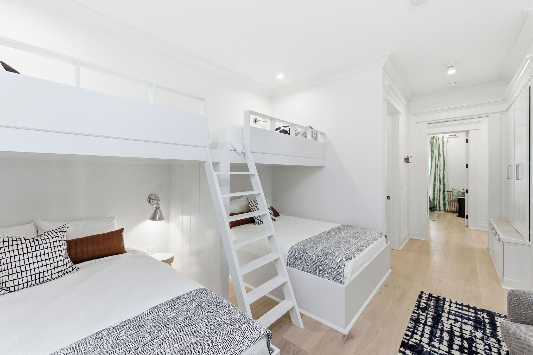 6 bedrooms, iron/ironing board, free WiFi, bed sheets