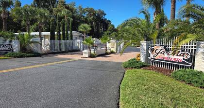 Peaceful Lake View Mobile Home 55+ Community Cozy