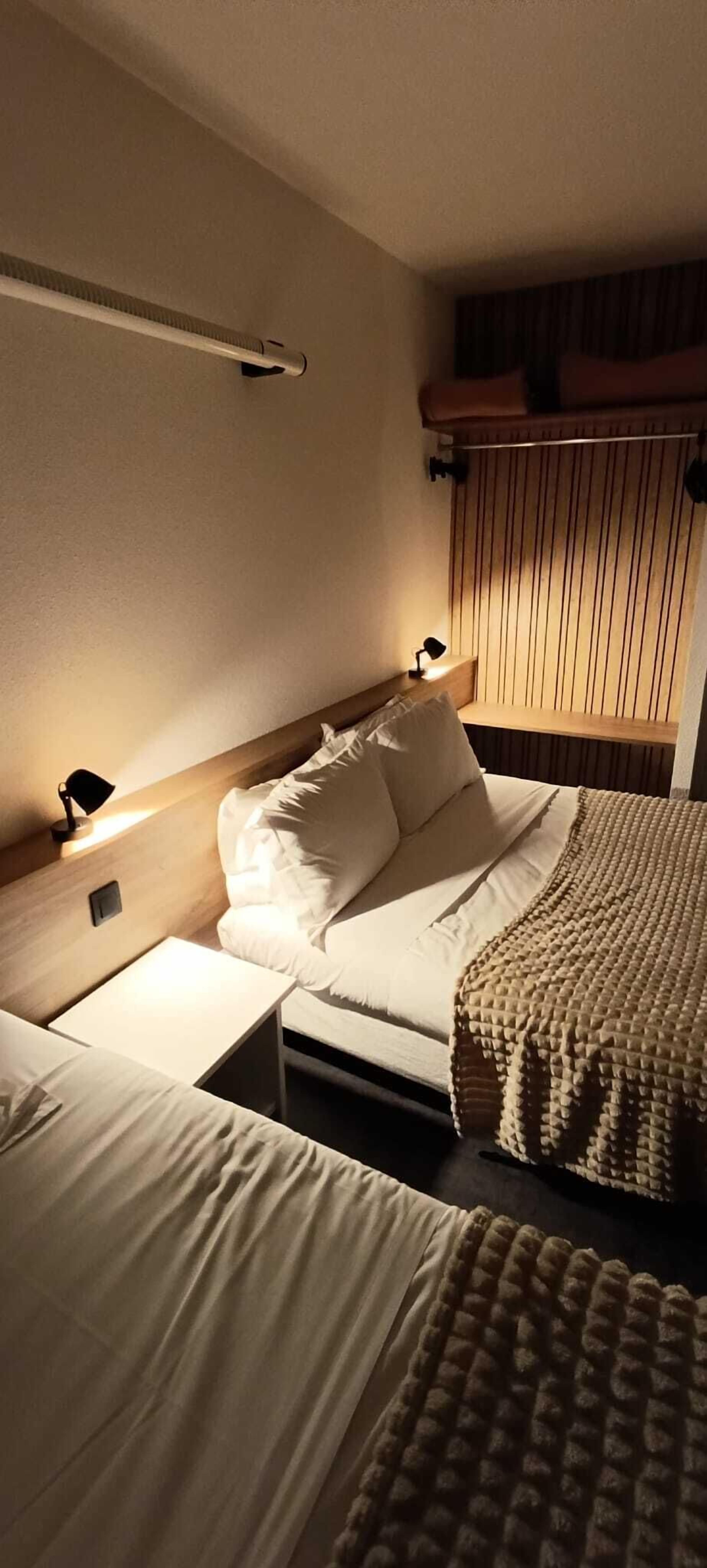 Free WiFi, bed sheets