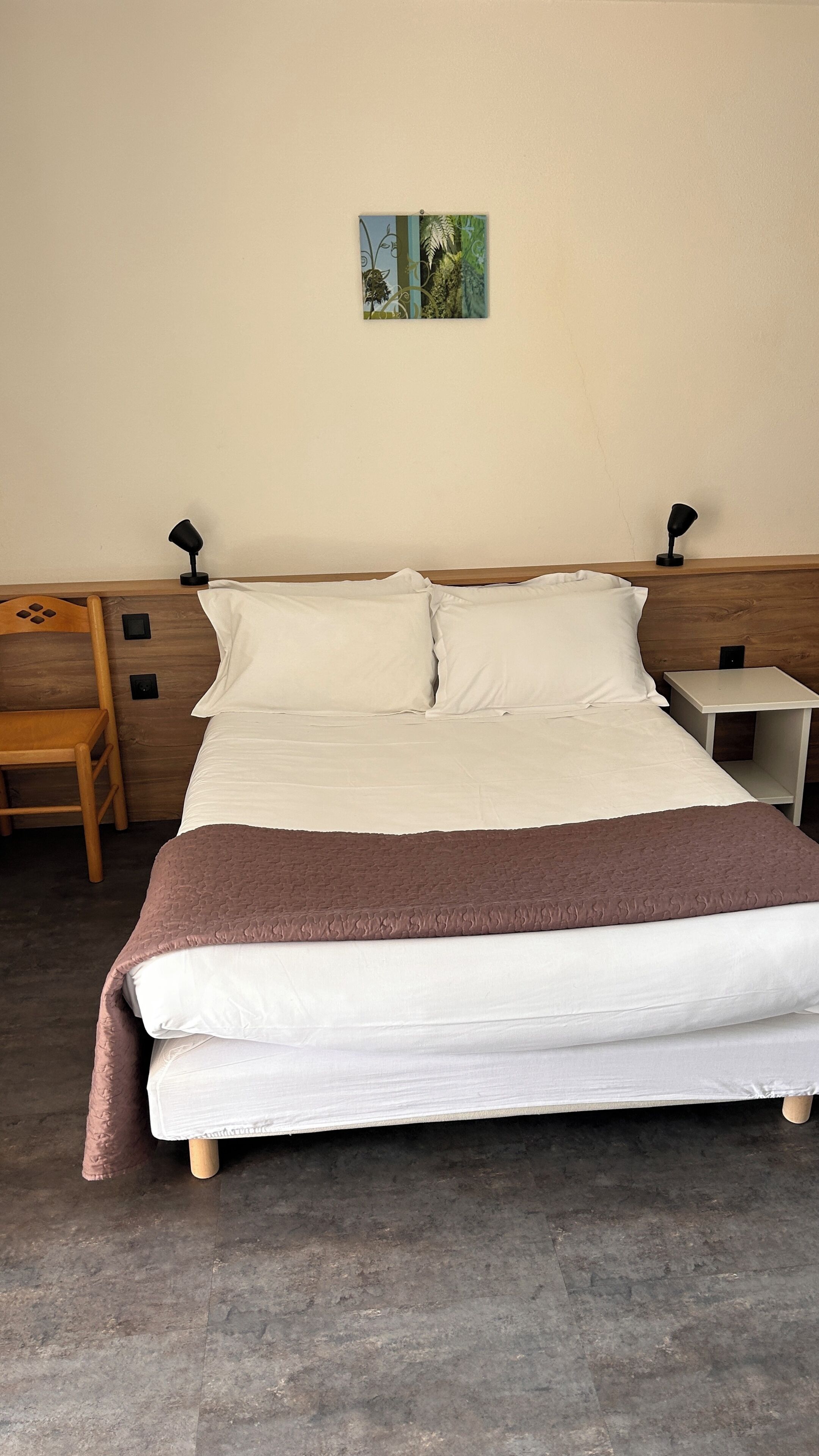 Habitación triple Confort, regadera para personas con discapacidad | Wifi gratis y ropa de cama 