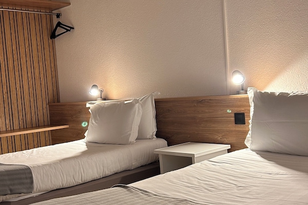 Free WiFi, bed sheets