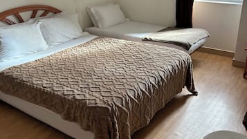 Deluxe vierpersoonskamer | Gratis wifi, rolstoeltoegang