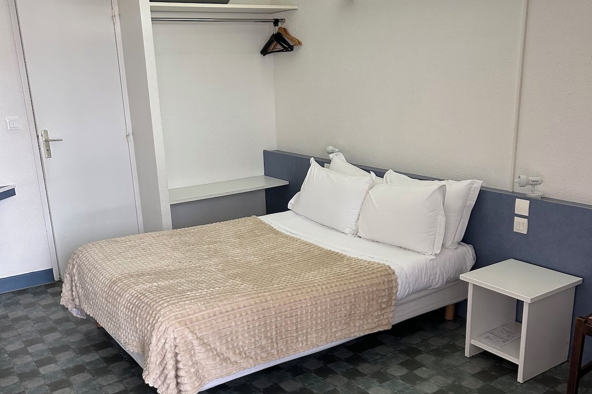 Wifi gratis y ropa de cama