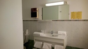 Shower, towels, soap, shampoo