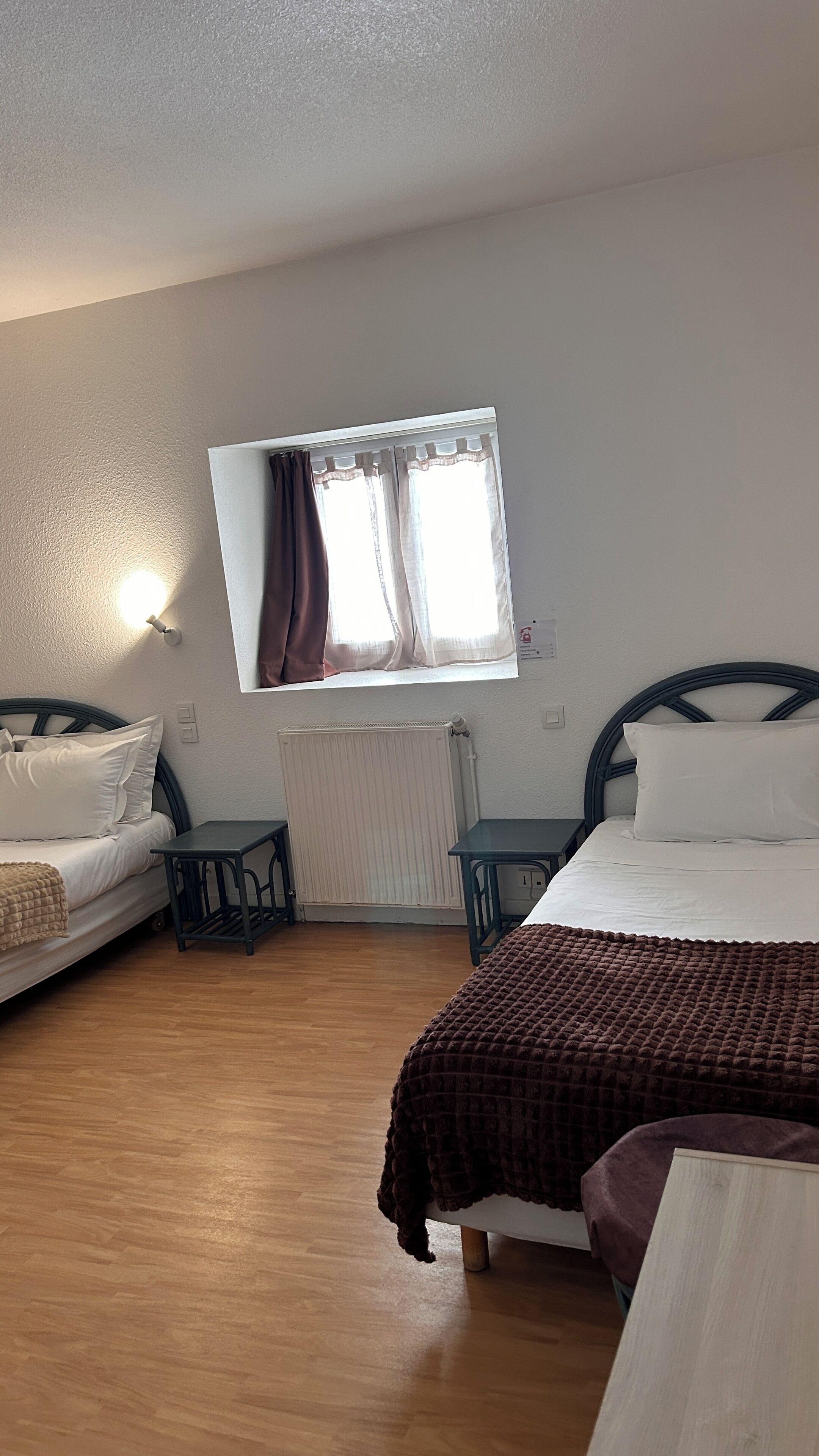 Habitación triple Deluxe | Wifi gratis y ropa de cama 