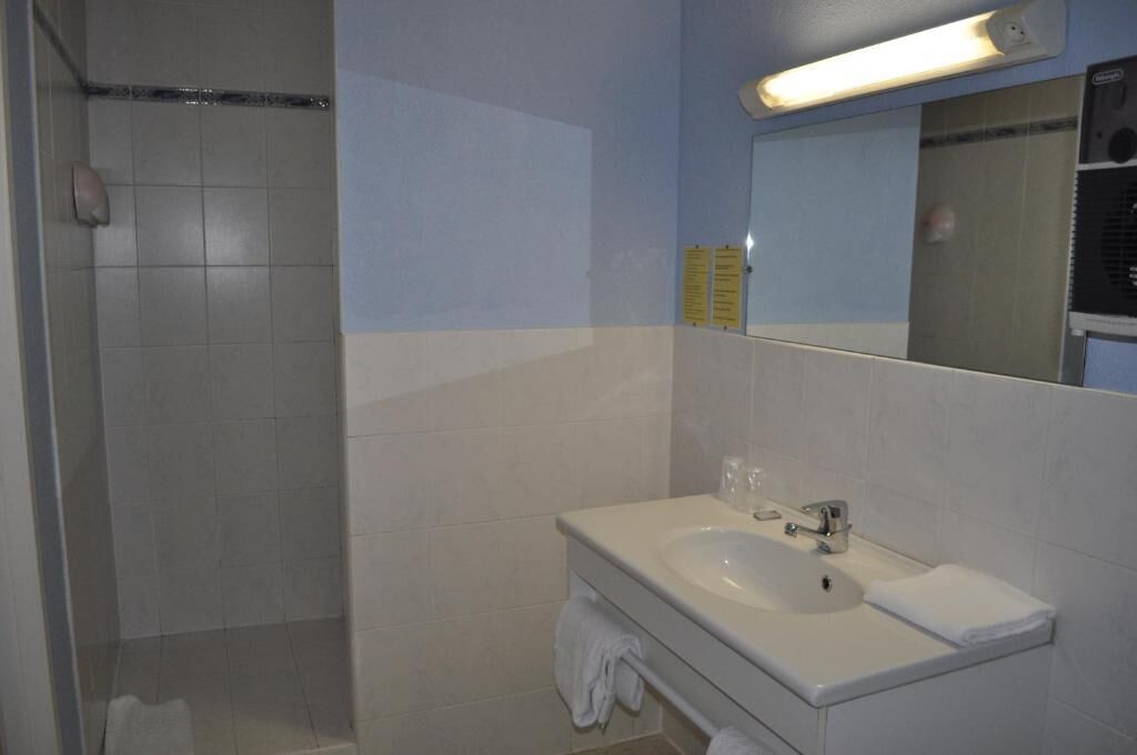 Comfort Double Room, Non Smoking | Bathroom