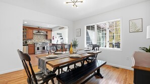 Dining - Mountain Retreat with Pool, Hot Tub & Game Room (East Stroudsburg)