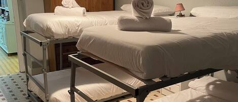 3 chambres, fer et planche à repasser, accès Internet, draps fournis