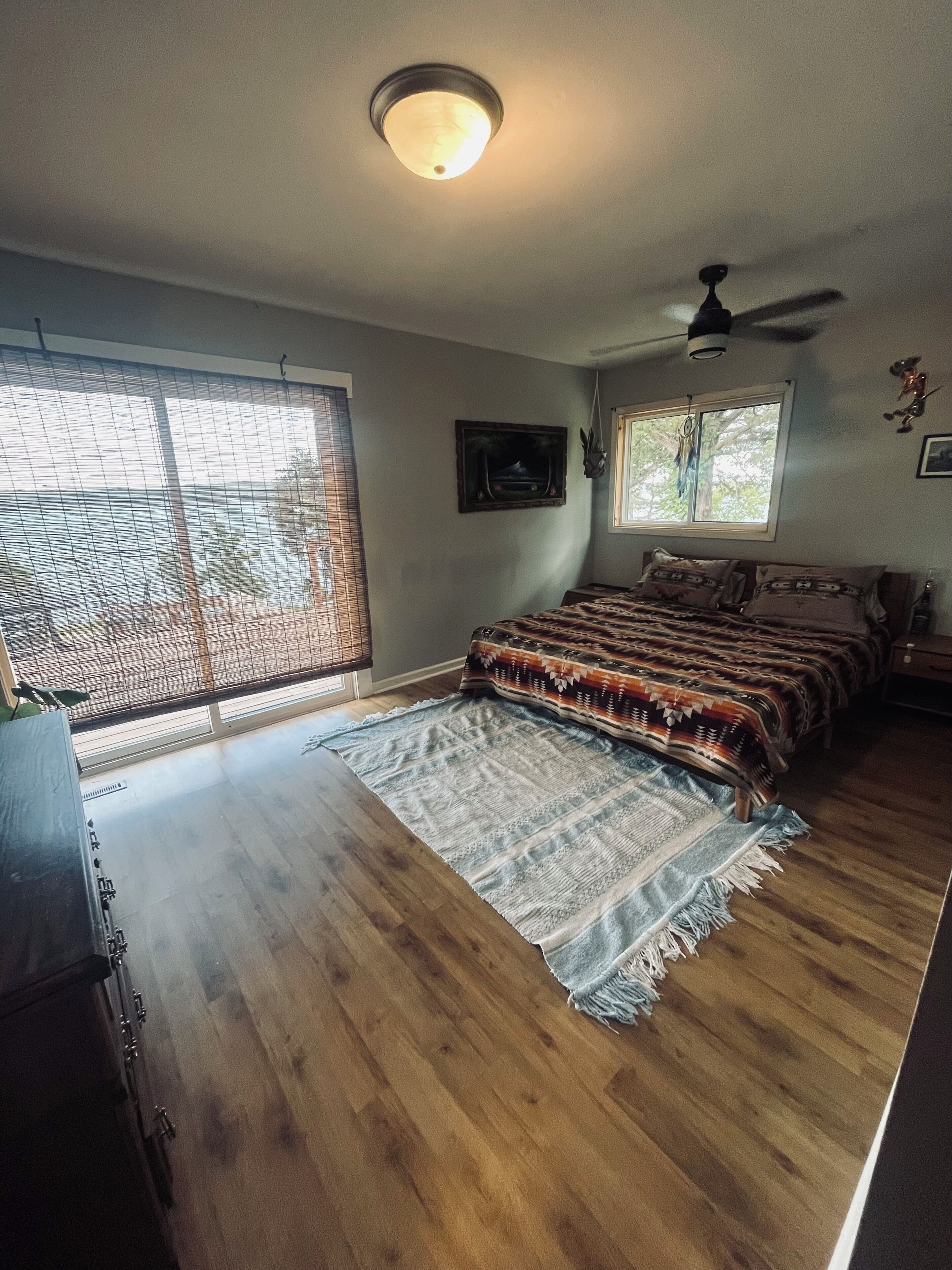 4 bedrooms, internet, bed sheets