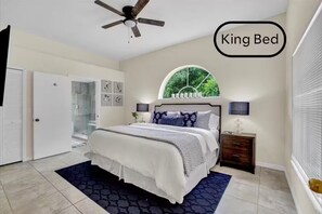 3 bedrooms, iron/ironing board, WiFi, bed sheets - 3-bedroom house in Kissimmee with AC, 12 min to Mickey's, Sm Pets Welcome (Kissimmee)