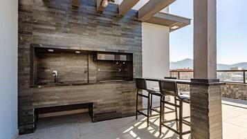 Basic Apartment | Terrace/patio