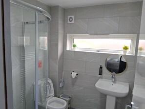 Hair dryer - Premium Serviced Accommodation Nottingham - Standard Double Room+Private Ensuite (Nottingham)