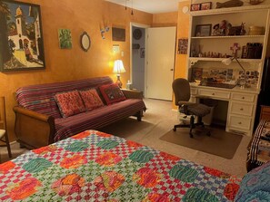 Deluxe Suite | Desk, laptop workspace, free WiFi