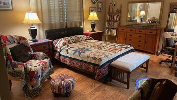 Deluxe Double Room | Desk, laptop workspace, free WiFi