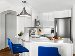 Private kitchen - 1-bedroom condo, with balcony and ocean view in Marriott's Aruba Ocean Club (Noord)