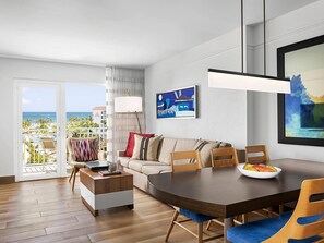 Living area - 1-bedroom condo, with balcony and ocean view in Marriott's Aruba Ocean Club (Noord)