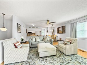 Living area - 30A Townhome | Walk to Beach | Pool | Sleeps 6 (Santa Rosa Beach)