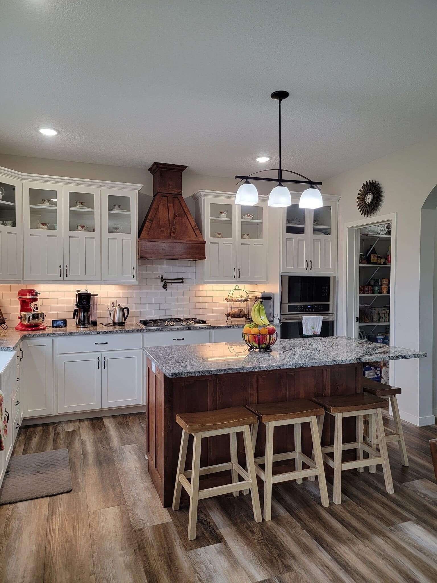 冰箱、微波炉、烤箱、炉灶