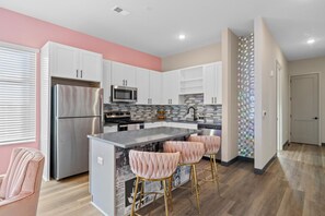 Private kitchen - Stylish 2BR Getaway near Nashville Music Scene (Nashville)