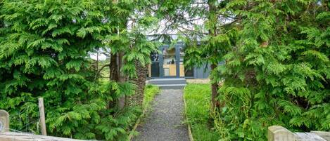 المنطقة المحيطة بالمنشأة