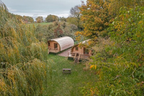 Lidgate Star Cabin 1 · Eco-friendly cabins next to a 16th century pub