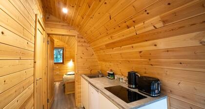 Lidgate Star Cabin 1 · Eco-friendly cabins next to a 16th century pub