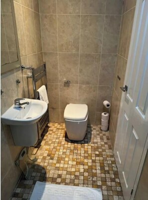 Apartment | Bathroom