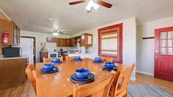 تناول الطعام