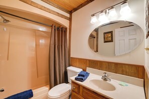 Séchoir à cheveux, serviettes fournies