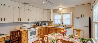 Fishing & Skiing Base! Residential Bozeman Escape