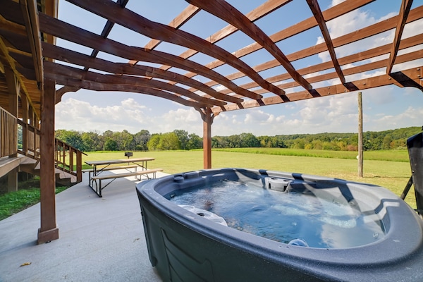 Elizabethtown Vacation Rental | 4BR | 2BA | 2,300 Sq Ft | Step-Free Entry