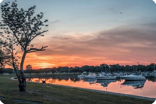 Comfy cozy 2-bedroom apartment in great location in Mamaroneck NY near NYC