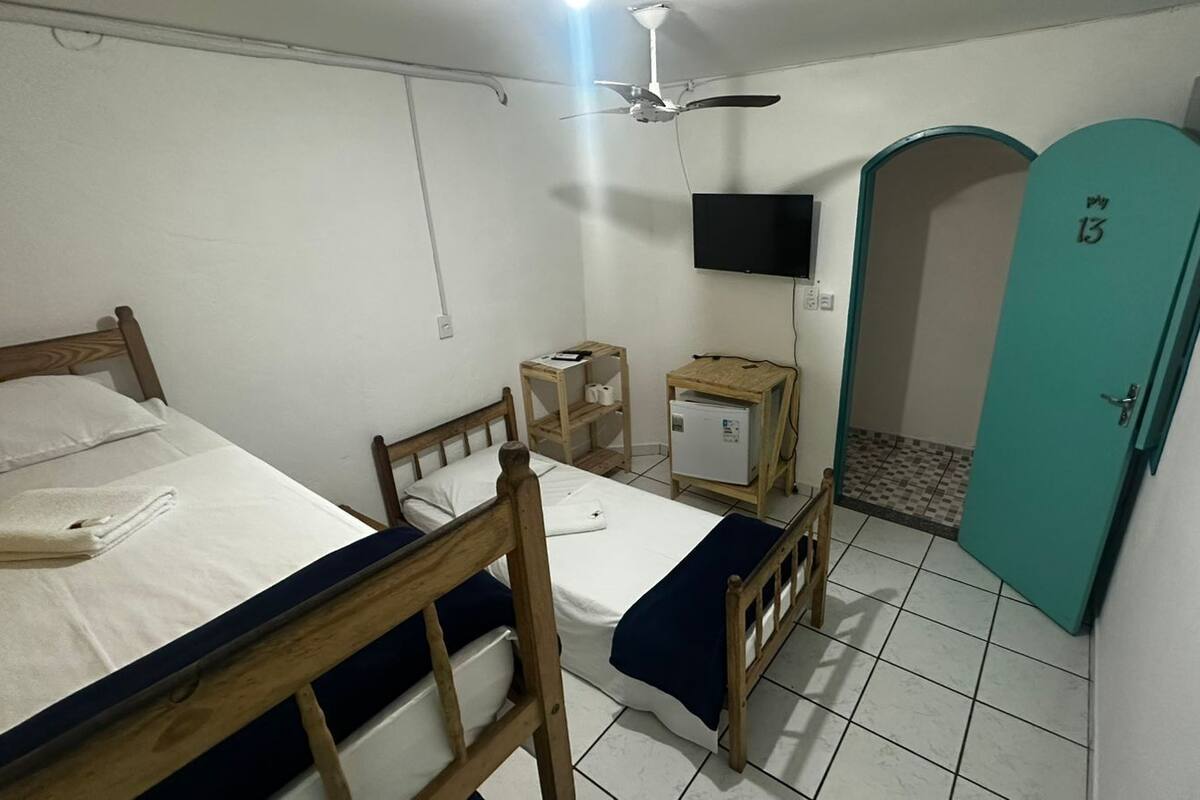 Habitación triple, varias camas | Wifi gratis