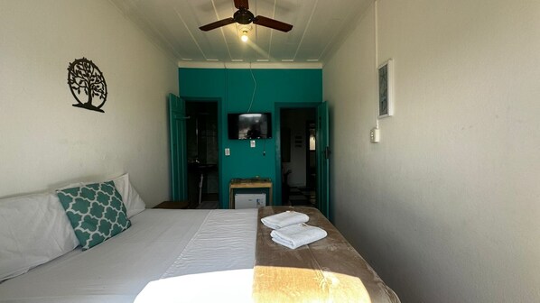 Habitación doble estándar, balcón, vista a la ciudad | Wifi gratis