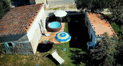 Alcove room garden view