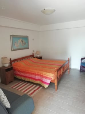 1 bedroom, iron/ironing board, internet, bed sheets