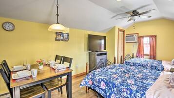 Desk, free WiFi, bed sheets