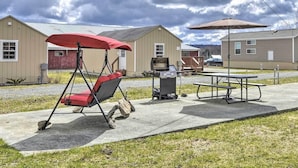 Unclassified image, 5 of 25, button - 2hr NYC Trip: Fresh Air Log Cabin & Suites (Pleasant Mount)