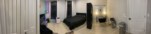 1 dormitorio, tabla de planchar con plancha, ropa de cama