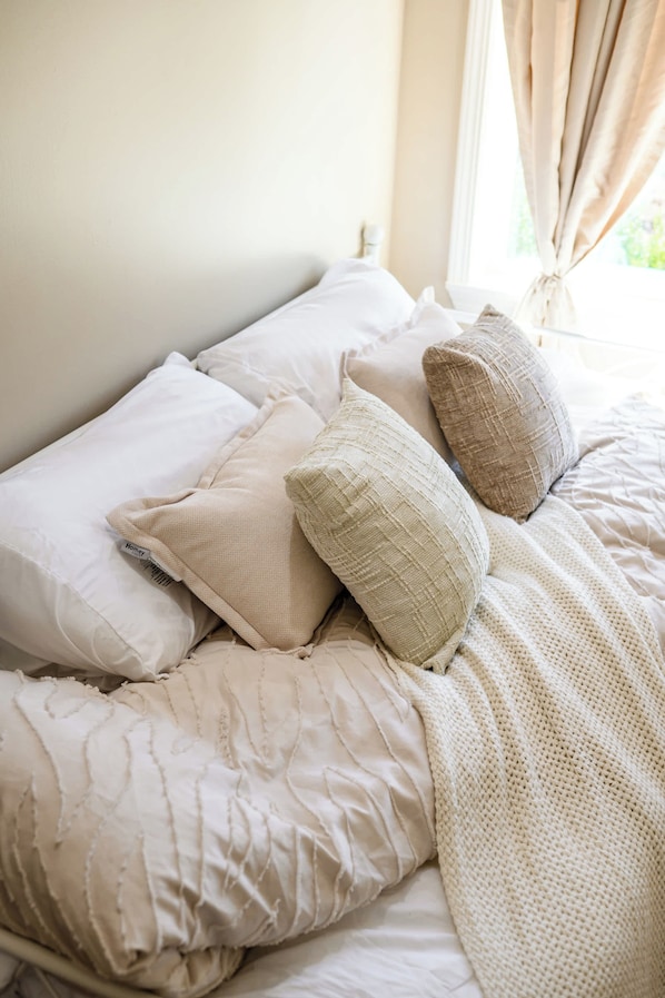 House | 2 bedrooms, Internet - Tranquil Quiet Mountain Home w Private Garden (Pomona)