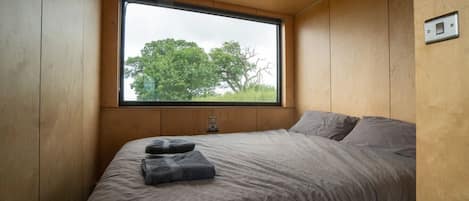 1 bedroom, desk, free WiFi, bed sheets