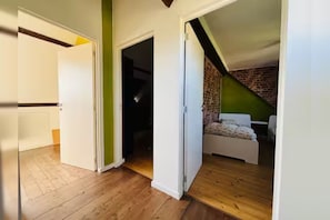 4 bedrooms, in-room safe, iron/ironing board, free WiFi