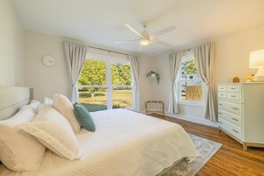 3 chambres, fer et planche à repasser, Wi-Fi, draps fournis