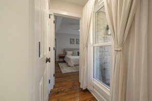 3 Schlafzimmer, Schreibtisch, Bügeleisen/Bügelbrett, kostenloses WLAN