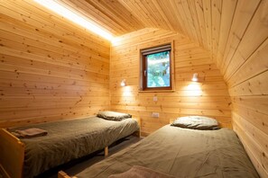 2 bedrooms, bed sheets
